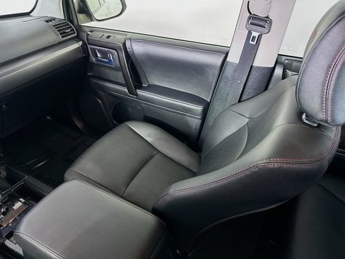 Certified 2024 Toyota 4Runner TRD Off-Road Premium w/ Moonroof Package AWD/4WD image 24