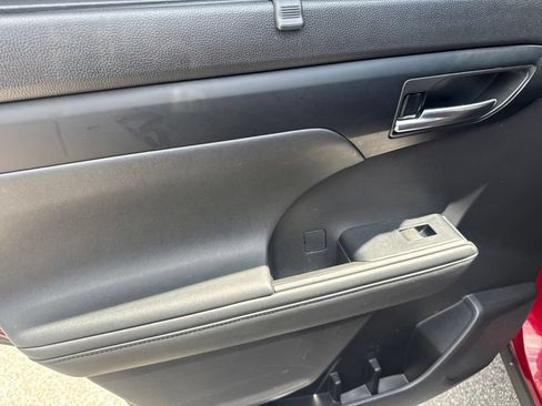 Used 2021 Toyota Highlander XSE FWD image 10