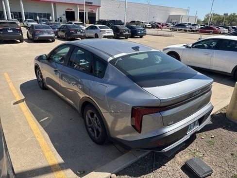 Used 2025 Kia K4 LXS image 6