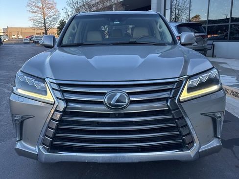 Used 2016 Lexus LX 570 4WD image 2