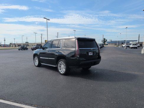 Used 2019 Cadillac Escalade Luxury AWD/4WD image 5
