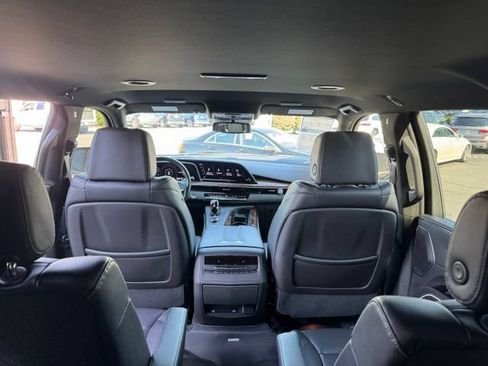 Used 2023 Cadillac Escalade ESV Luxury AWD/4WD image 17