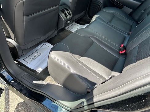 Used 2015 Ford Taurus Limited w/ Equipment Group 301A FWD image 9