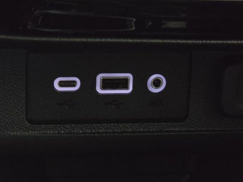 Used 2022 Buick Encore GX Essence FWD image 23