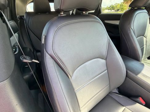 Used 2019 INFINITI QX50 Luxe FWD image 19