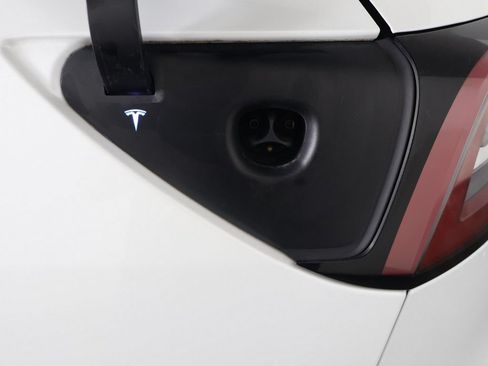 Used 2023 Tesla Model Y Long Range AWD/4WD image 20