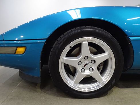 Used 1994 Chevrolet Corvette Coupe RWD image 29