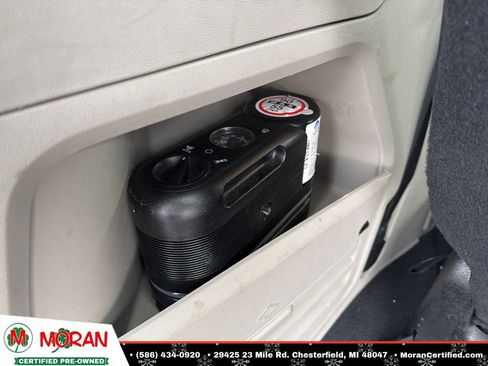 Used 2015 Dodge Grand Caravan SXT image 39