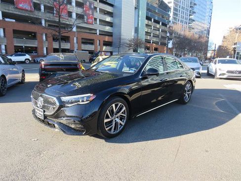 Used 2025 Mercedes-Benz E 350 4MATIC Sedan image 1