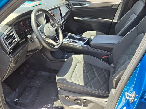 Certified 2024 Volkswagen Atlas Cross Sport SE FWD image 8
