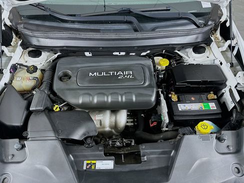 Used 2018 Jeep Cherokee Latitude FWD image 30