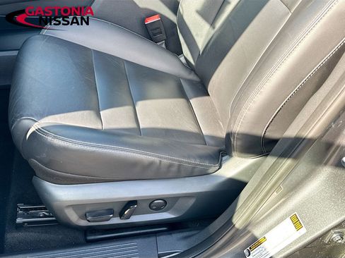 Used 2023 Nissan Rogue SL image 23