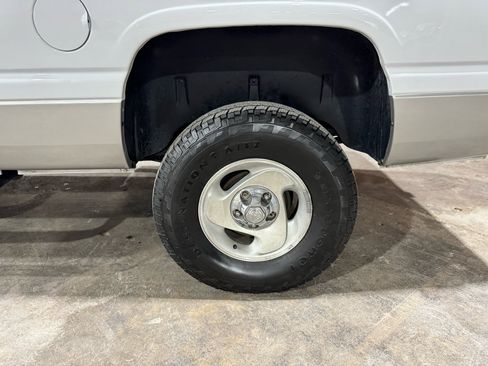 Used 2001 Dodge Ram 1500 Truck ST image 24