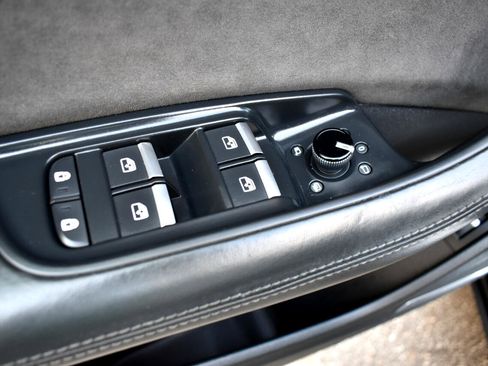 Used 2019 Audi Q8 Prestige w/ Luxury Package image 41