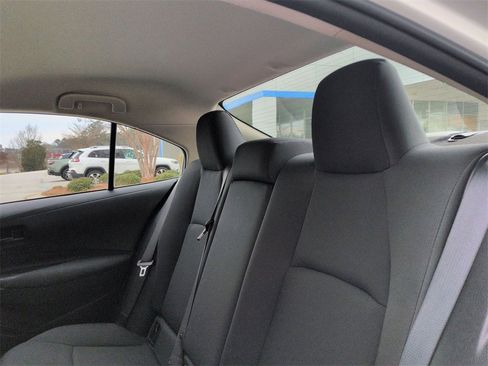 Used 2022 Toyota Corolla LE image 26