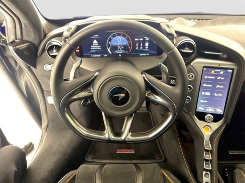 Used 2025 McLaren 750S Spider image 11