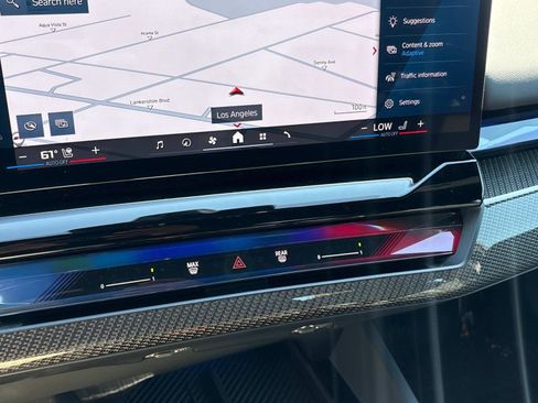 Used 2025 BMW M5 w/ Carbon Package image 27