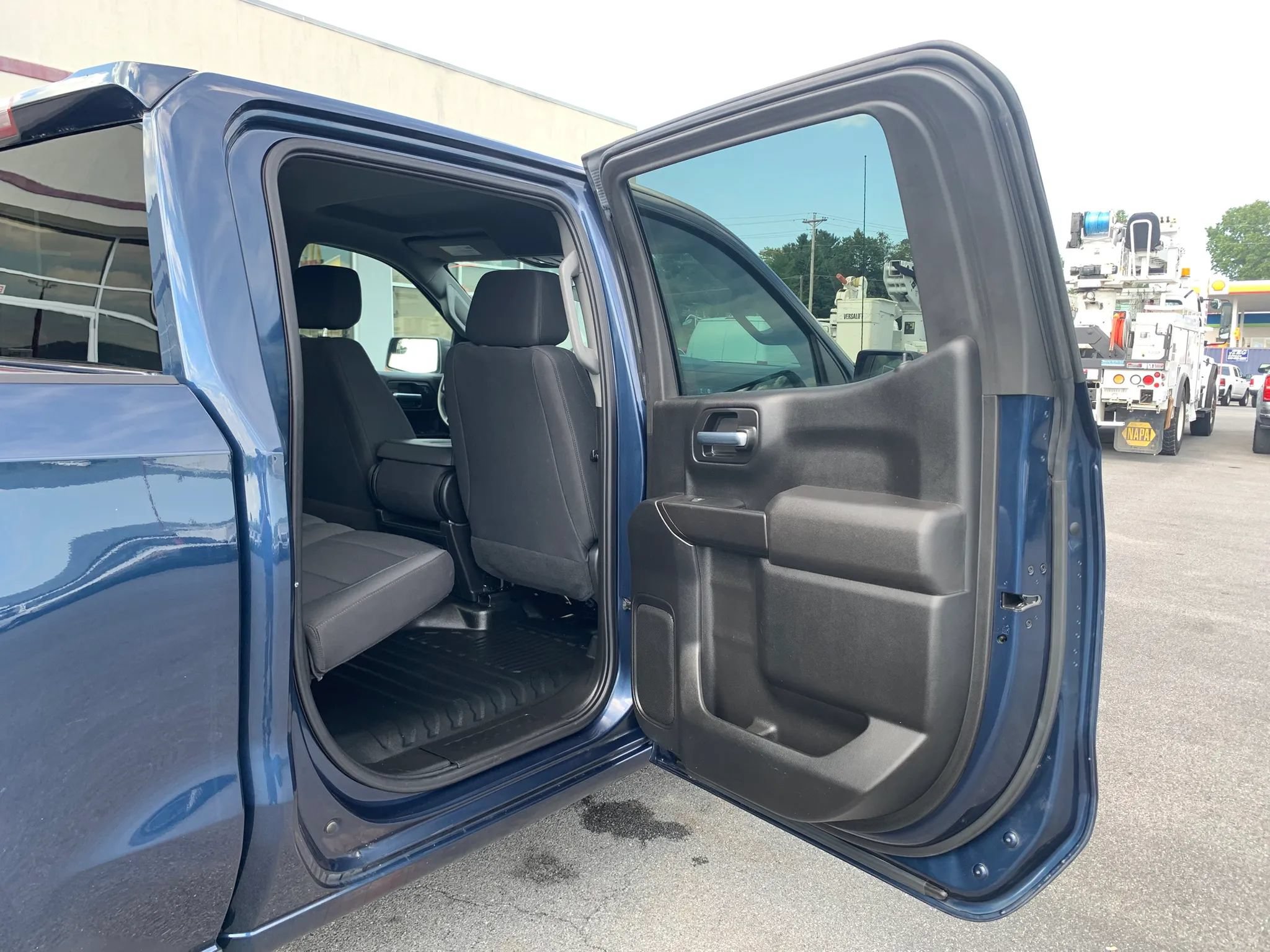 Used 2023 Chevrolet Silverado 1500 W/T w/ Trailering Package AWD/4WD image 28
