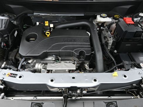 Used 2025 Chevrolet Equinox LT image 19