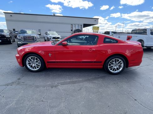 Used 2013 Ford Mustang Premium RWD image 5