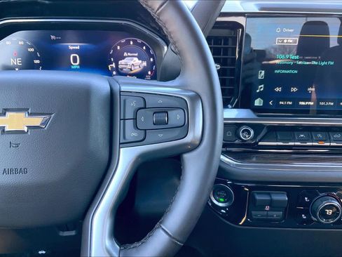 Used 2025 Chevrolet Silverado 1500 LT image 24