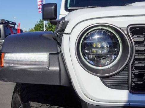 Used 2024 Jeep Wrangler Unlimited Rubicon image 3