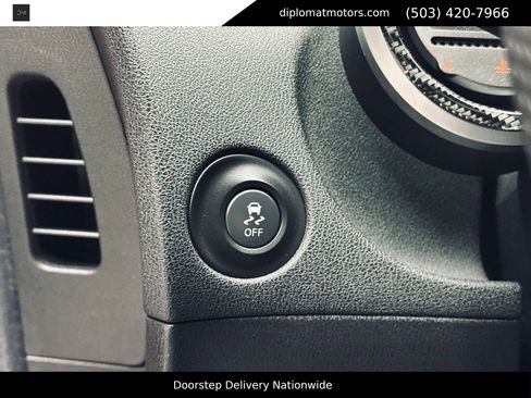 Used 2016 Nissan 370Z Coupe RWD image 24