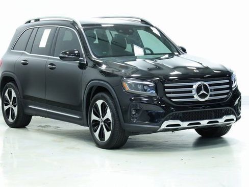 Used 2024 Mercedes-Benz GLB 250 image 3