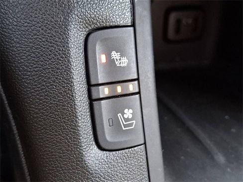 Used 2018 GMC Acadia Denali w/ Technology Package image 26