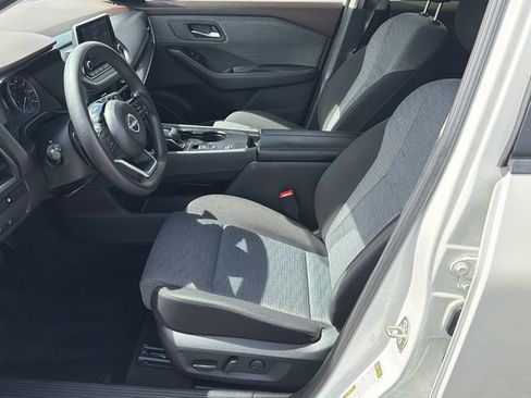 Used 2023 Nissan Rogue SV FWD image 9
