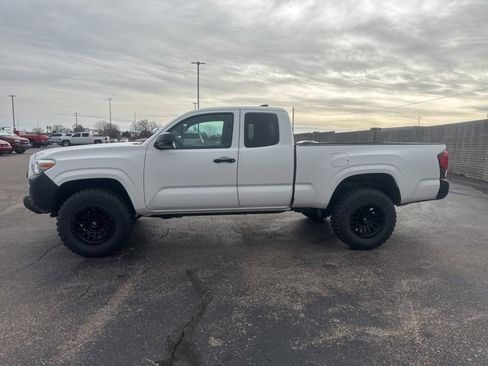 Used 2021 Toyota Tacoma SR image 4