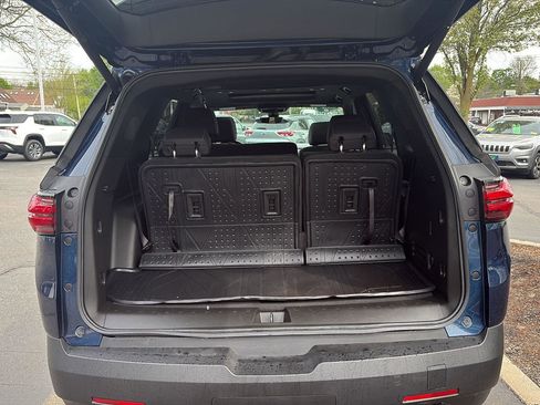 Certified 2023 Chevrolet Traverse LT w/ LT Premium Package AWD/4WD image 7