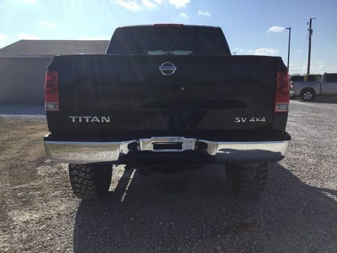 Used 2014 Nissan Titan SV image 4