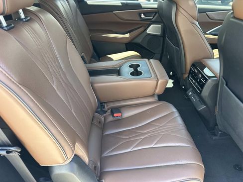 Used 2025 Acura MDX SH-AWD w/ Advance Package image 15