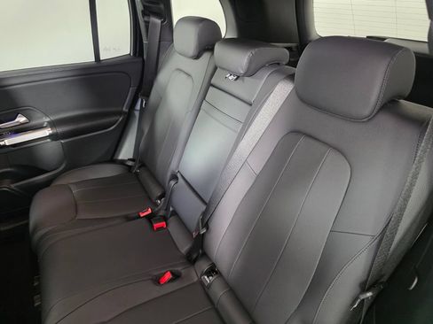 Certified 2025 Mercedes-Benz GLB 250 image 15