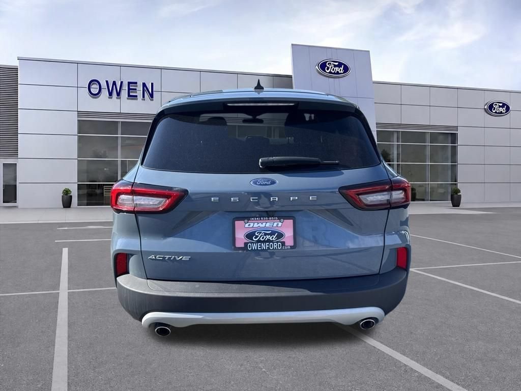 Used 2023 Ford Escape Active w/ Cold Weather Package FWD image 4