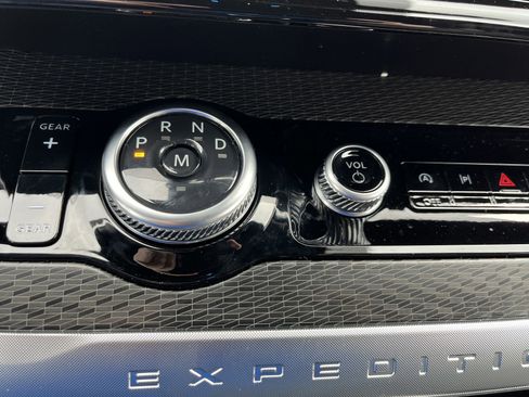 New 2025 Ford Expedition Max Platinum w/ Stealth Performance Package image 11