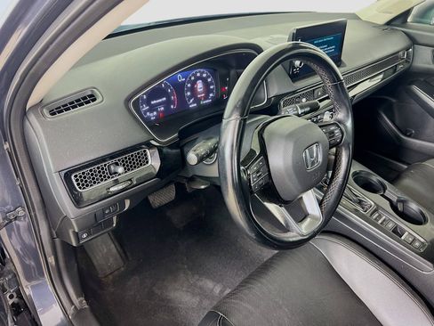 Used 2022 Honda Civic Touring image 9