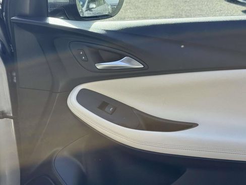 Used 2023 Buick Encore GX Preferred w/ Cold Weather Comfort Package FWD image 8