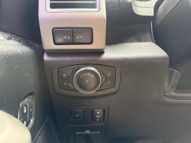 Used 2018 Ford F250 Lariat w/ Lariat Ultimate Package AWD/4WD image 25