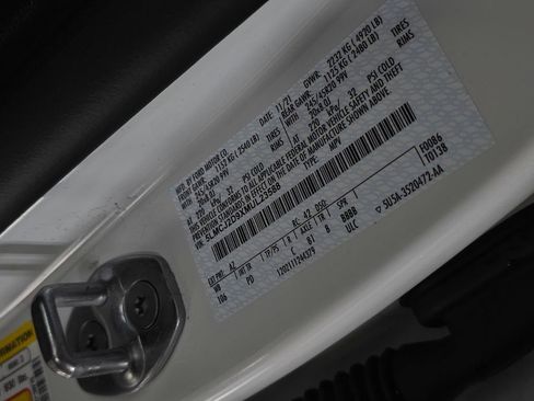 Used 2021 Lincoln Corsair Reserve AWD/4WD image 37