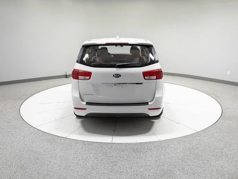 Used 2018 Kia Sedona L FWD image 31