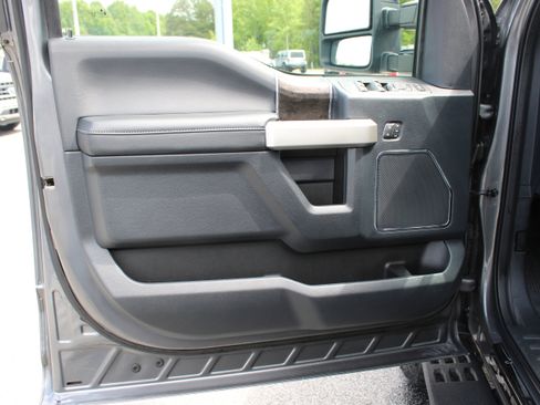 Used 2022 Ford F250 Lariat w/ Tremor Off-Road Package AWD/4WD image 17