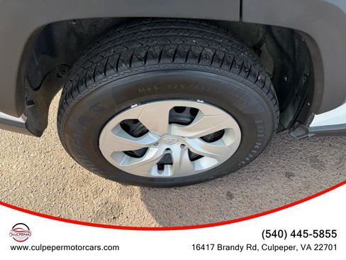 Used 2021 Toyota RAV4 LE image 24