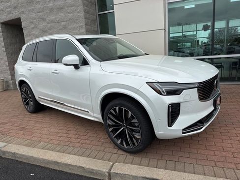 New 2025 Volvo XC90 T8 Plus image 1