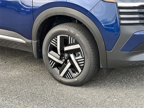 New 2026 Nissan Kicks SV image 7