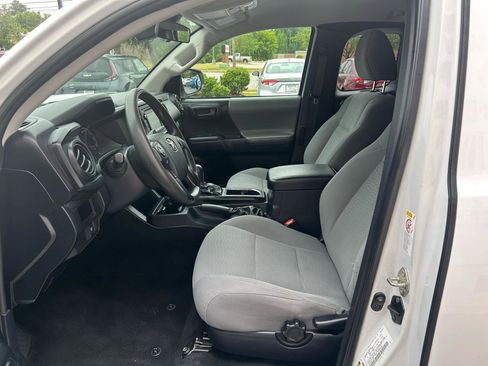 Used 2019 Toyota Tacoma SR RWD image 8