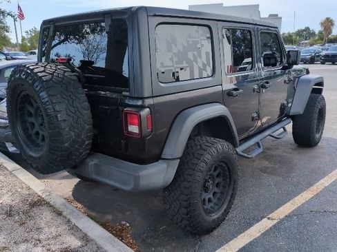 Used 2018 Jeep Wrangler Unlimited Sport AWD/4WD image 2