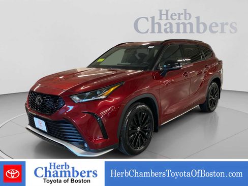 Used 2024 Toyota Highlander XSE AWD/4WD image 10