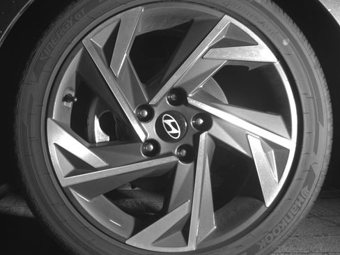 Used 2025 Hyundai Elantra SEL image 11